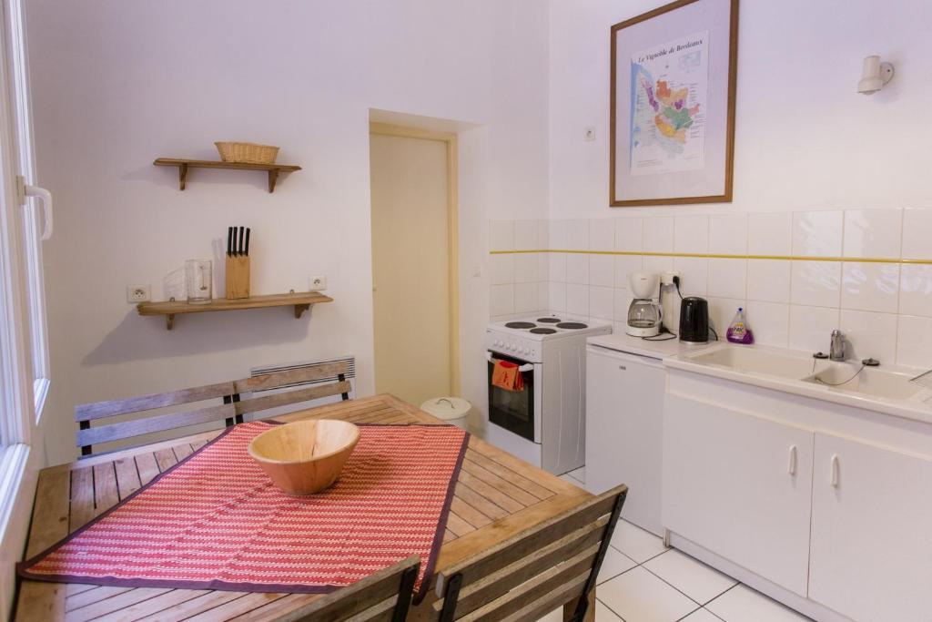 Maison D'Hotes Chambre En Ville Bordéus Quarto foto